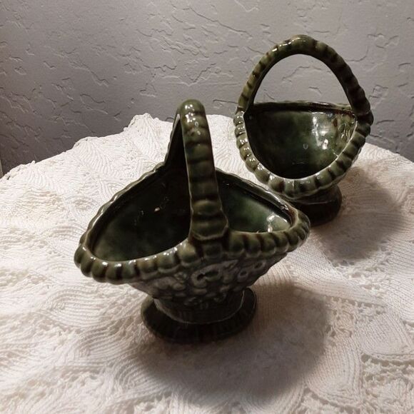 Small Green Baskets with fruit design on the sides ~Vintage~ Possible Shawnee - Picture 3 of 8